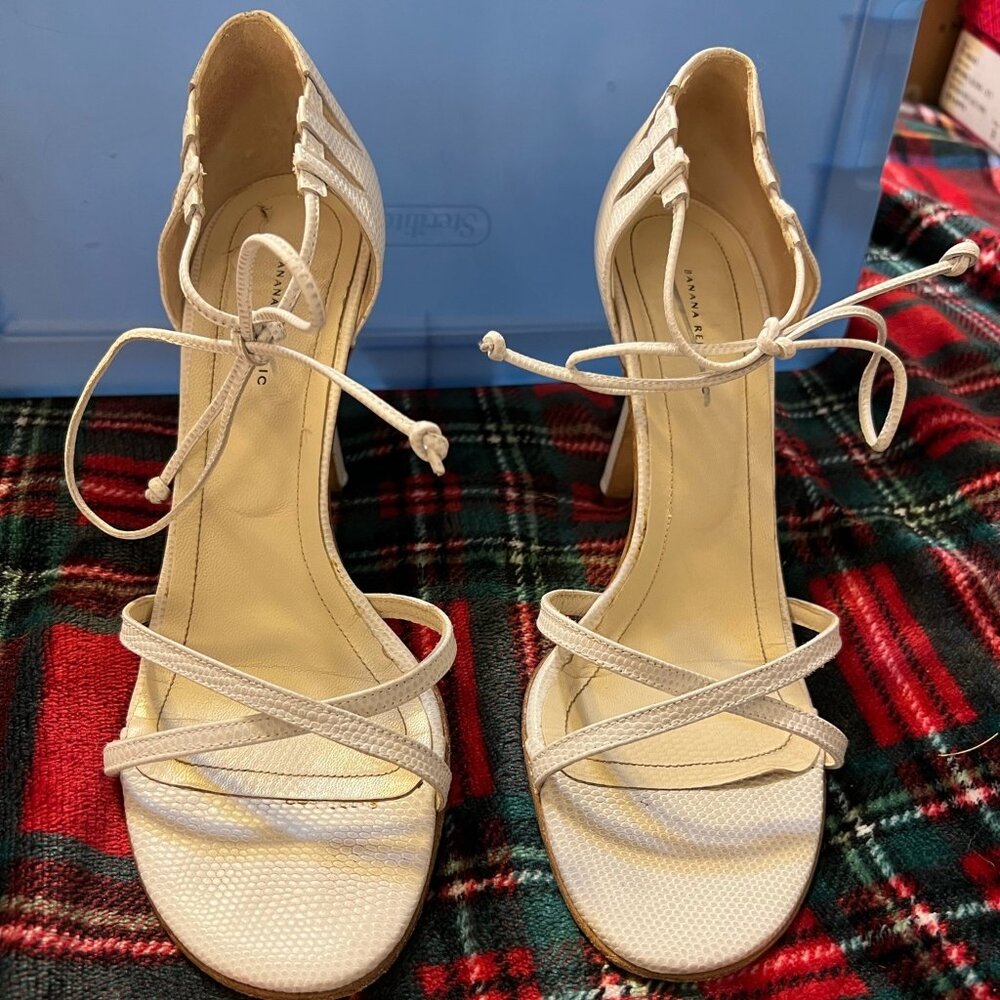 Banana Republic White Snakeskin Strappy Heels – Size 8